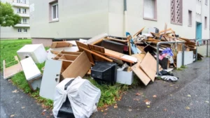 Top Benefits of Hiring Junk Removal or Trash Pickup Services for Your Property